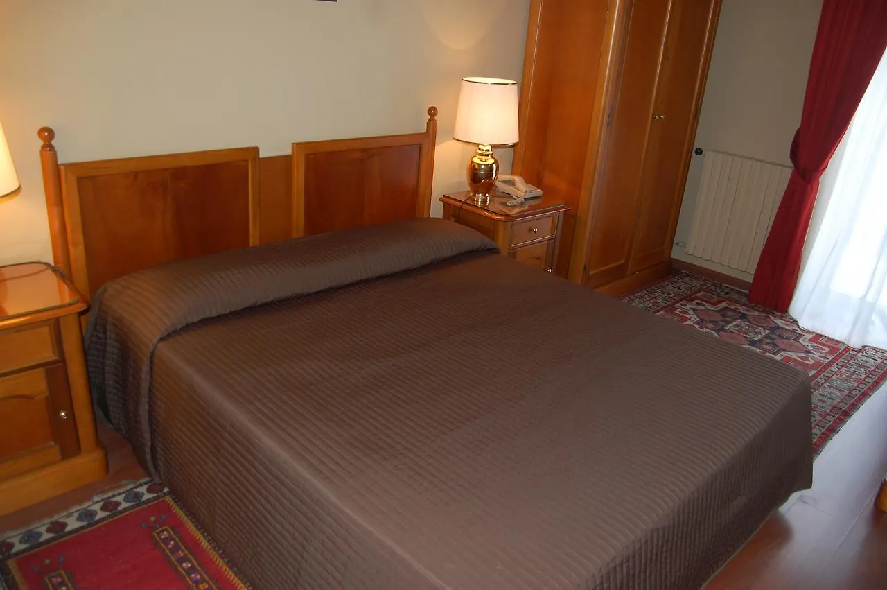 Garden Hotel Сан-Джованни-ла- Пунт Гостевой дом